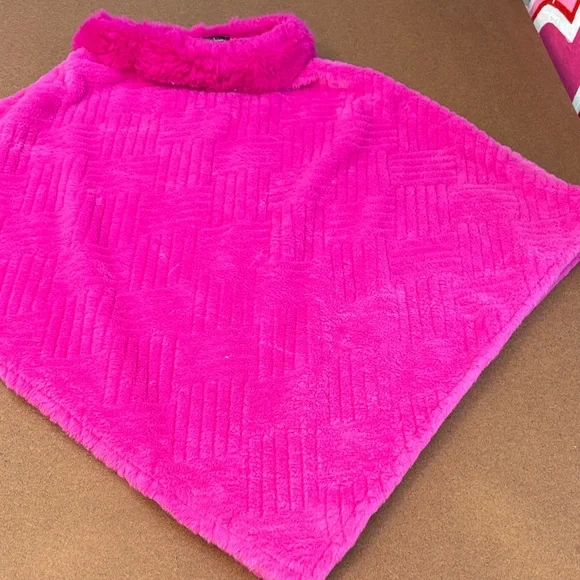 Nanette Lepore Vibrant Pink Fuzzy Sweater/Poncho - Picture 2 of 8